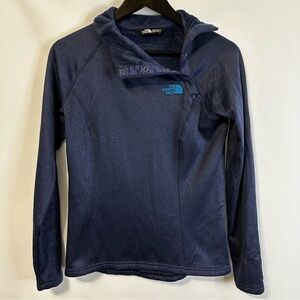 The North Face Womens Small Blue Asymetrical 4 Snap Pullover Lined No Pockets